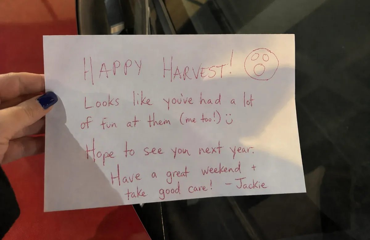A random note of Harvest love found on windshield from a stranger